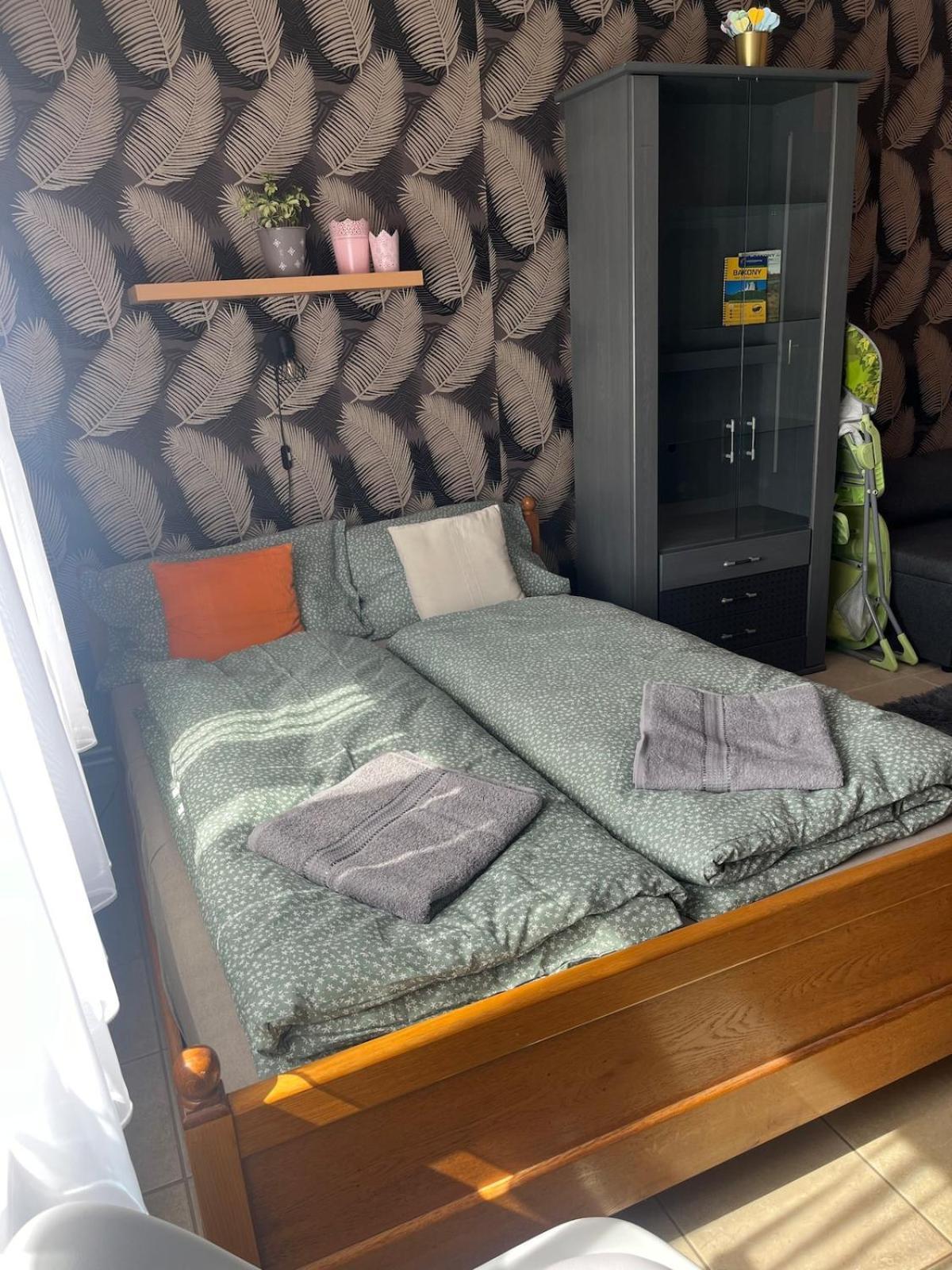 Apartamento Tejfeles Vendeghaz Porva Exterior foto