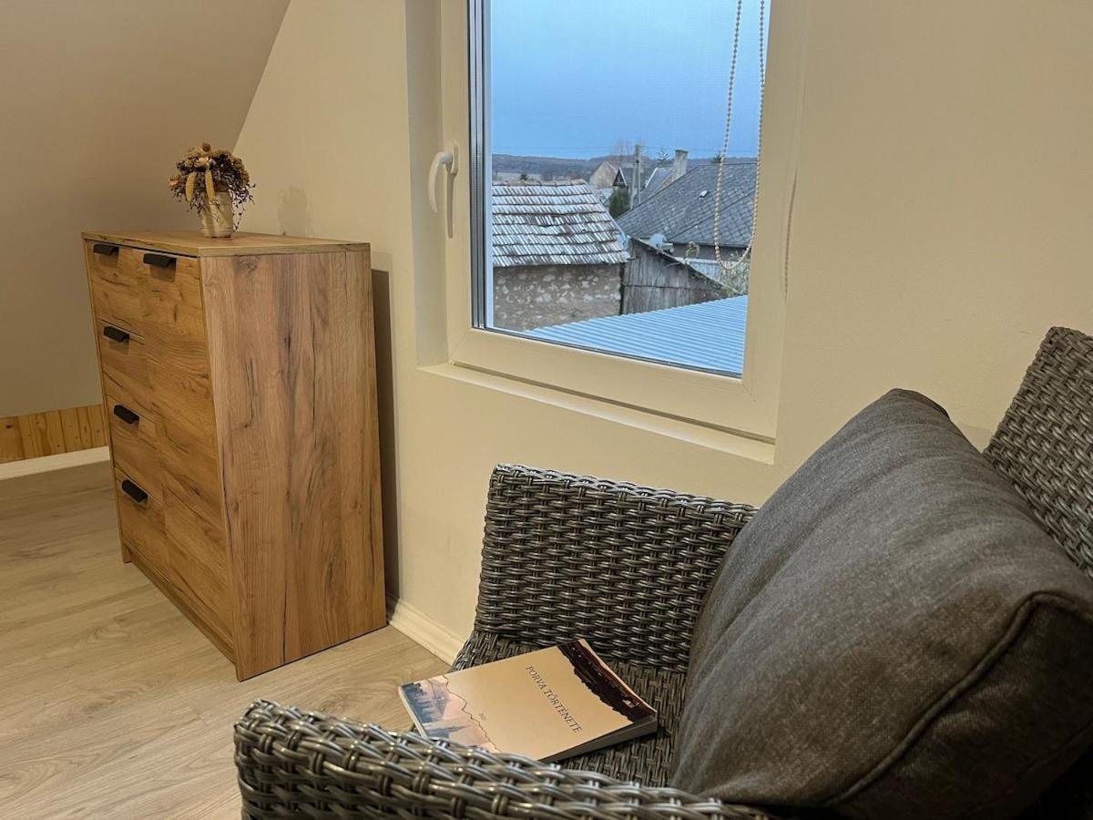 Apartamento Tejfeles Vendeghaz Porva Exterior foto